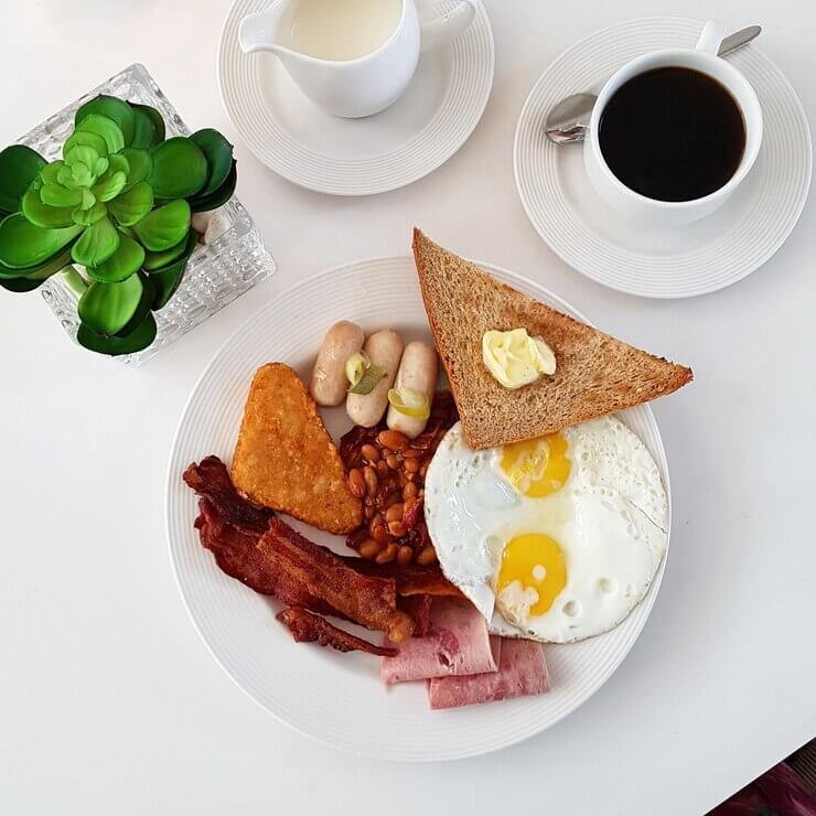 AMERICAN BREAKFAST